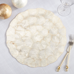 Scalloped Capiz Placemat